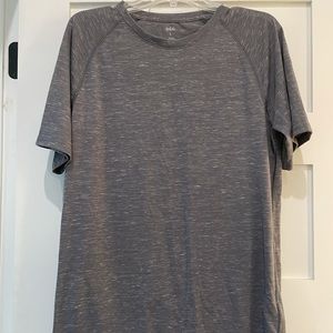 Men’s Athletic Tee  LARGE EUC